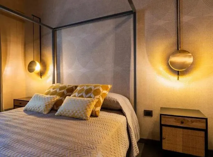 לינה וארוחת בוקר Aqua Venere Pool & 4*