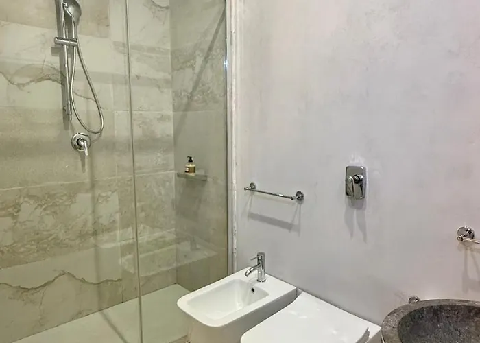 לינה וארוחת בוקר Aqua Venere Pool &