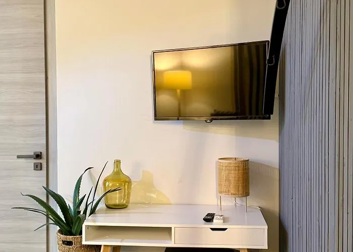 Aqua Venere Pool & לינה וארוחת בוקר